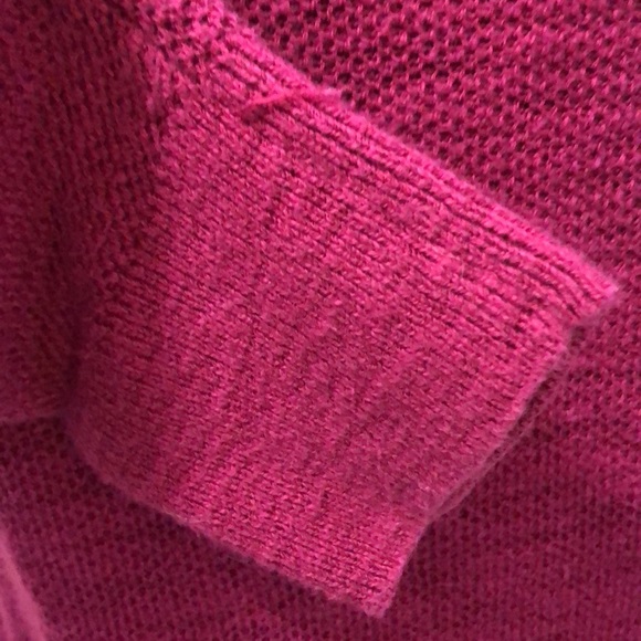 💓 Express Cross tie detail V-Neck open shoulders long sleeved fuchsia sweater - Picture 6 of 10